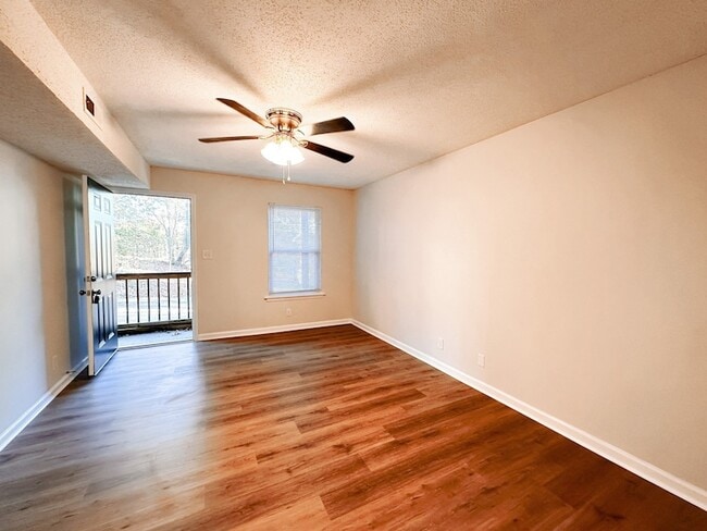 Photo - 470 Martha Ln Unit B