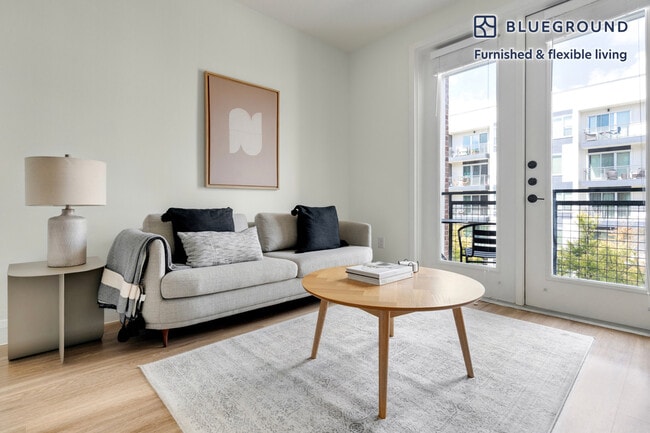 Building Photo - 3403 Harmon Ave Unit FL3-ID344