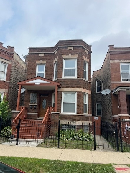 Building Photo - 4732 W Congress Pkwy Unit 2