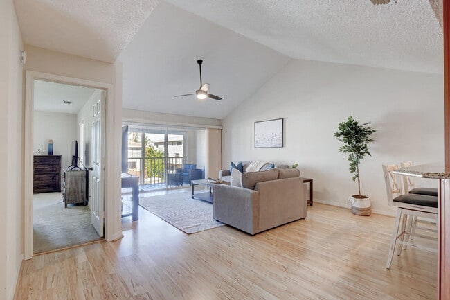 Building Photo - 1501 Chesapeake Ave Unit FL2-ID1296208P