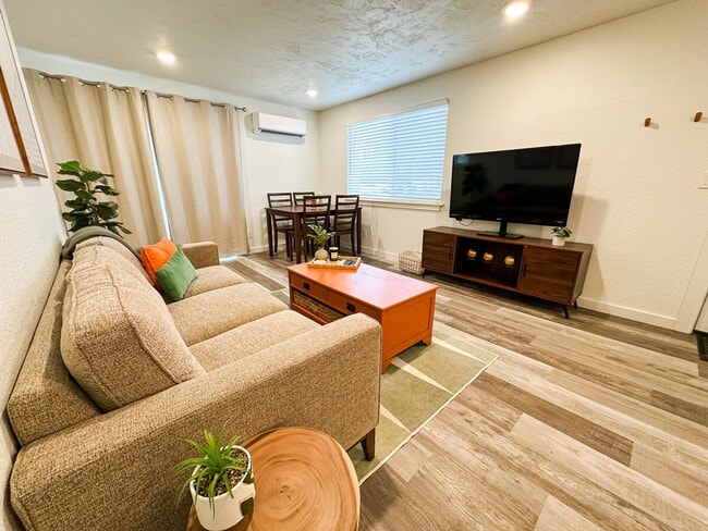 Building Photo - 9403 W Edna St Unit SI ID1547119P