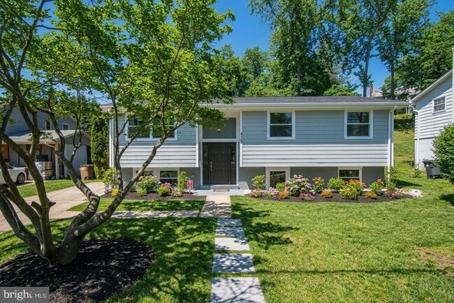Photo - 415 Ritchie Pkwy
