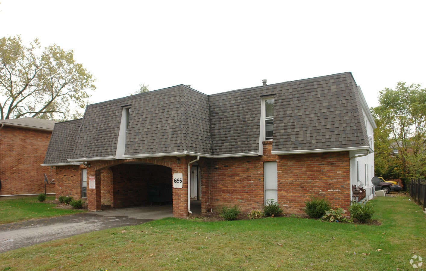 695 Riverview - 695 Riverview