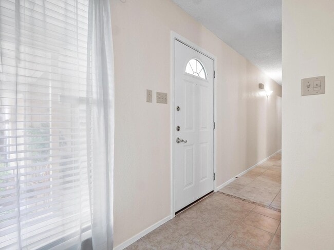 Photo - 3513 Westchester Ave Unit 102