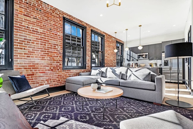 Photo - 1148 S Peters St Unit ID1268737P