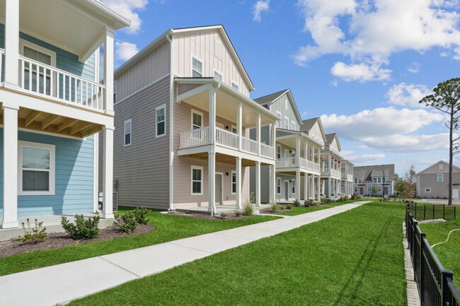 Photo - Hamlet Barclay West - Homes & Townhomes for Rent