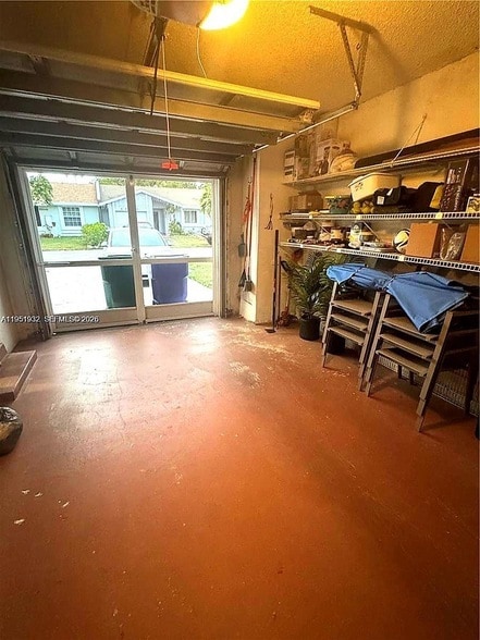 Photo - 5482 Lakewood Cir S