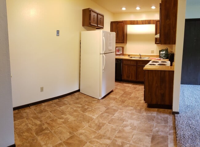 1BR Kitchen - Windsor Crest Apartments