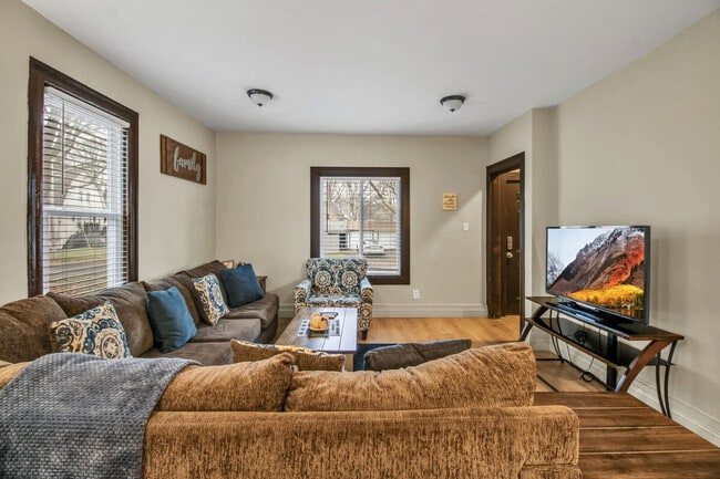 Photo - 24 B St Unit SI ID1609778P