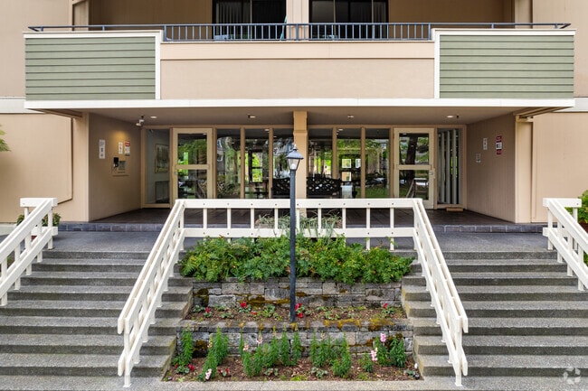 Entrance - The Highlander