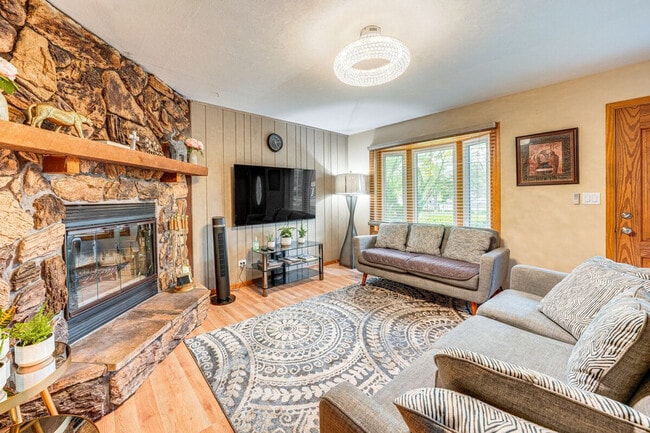 Building Photo - 117 Marryat Pl Unit ID1306532P