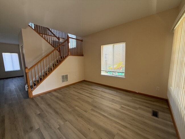 Photo - 757 Bayles Dr