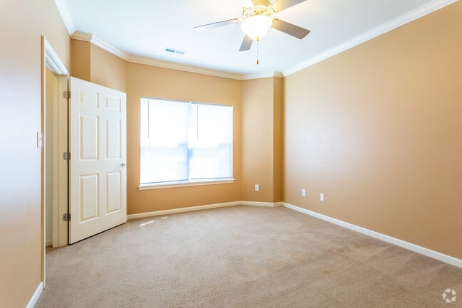 3BR, 2BA - 1240 SF - Cliffside