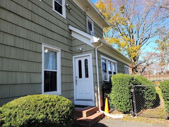 Photo - 475 NY-25A