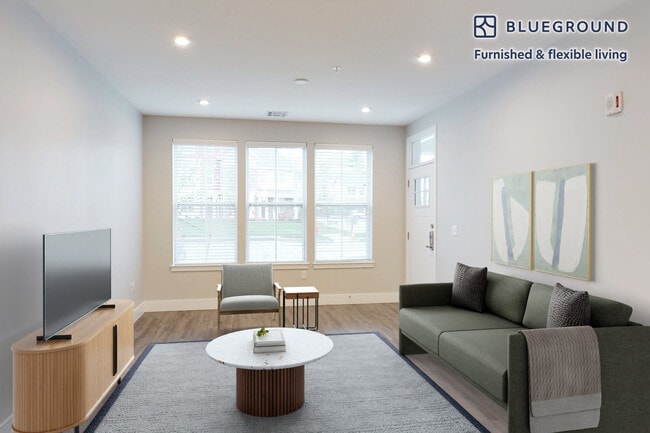 Building Photo - 200 Bay Dr Unit FL1-ID5647A