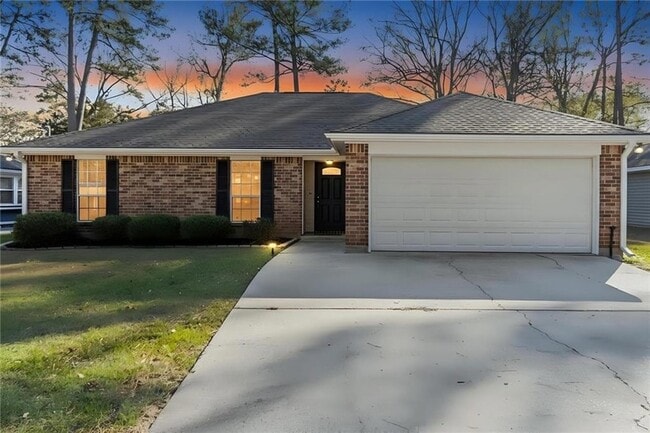 Building Photo - 212 Beech St