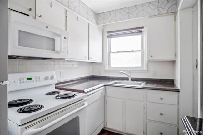 Photo - 14000 Nadine St