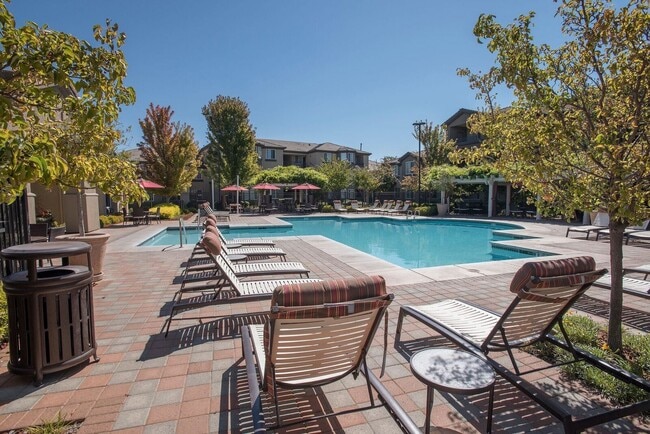 Building Photo - Artisan 8282