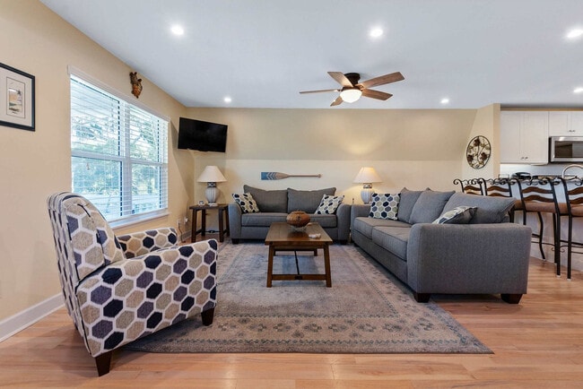 Building Photo - 123 Ferdinand Ave Unit ID1281969P