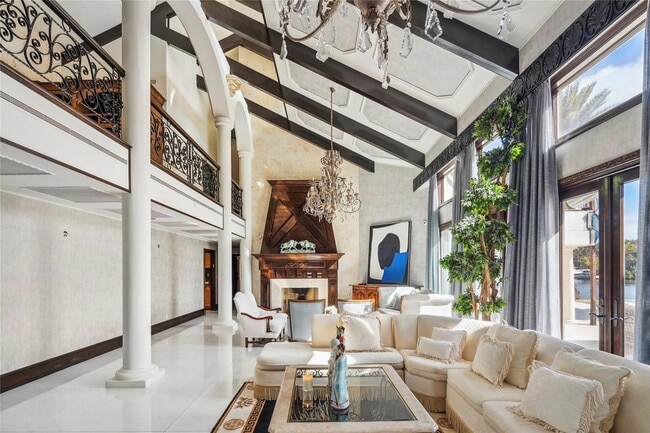 Building Photo - 3100 NE 46th St