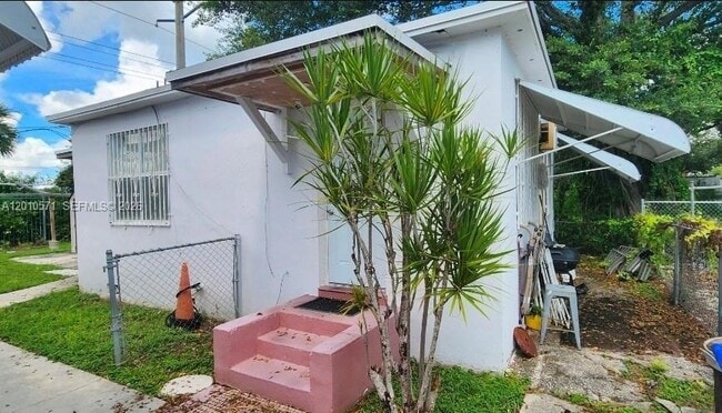 Photo - 405 NW 64th St Unit 3