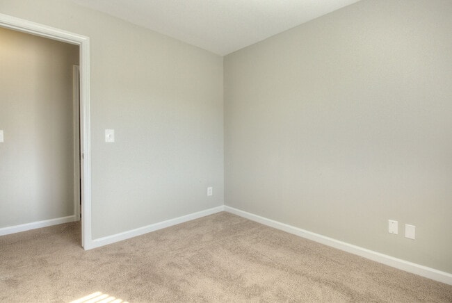 Photo - Woodridge Apartments