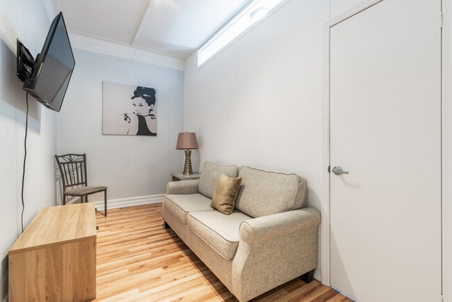 Photo - 414 W 46th St Unit ID1323965P