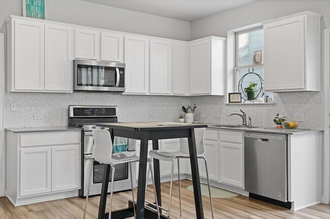 Photo - 8002 Mandela Bend