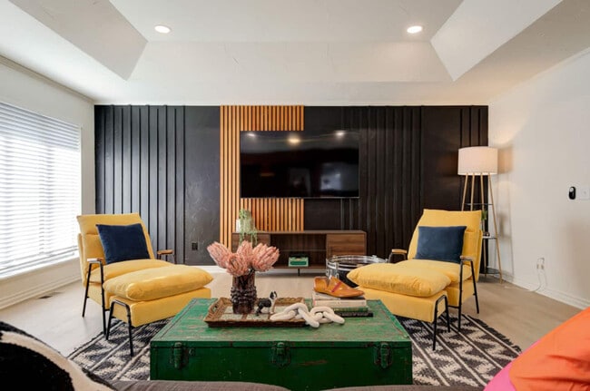 Building Photo - 11000 Springhollow Rd Unit ID1259095P