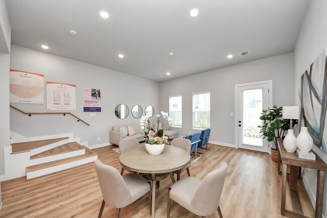 Photo - 5806 Francis Oak Ln