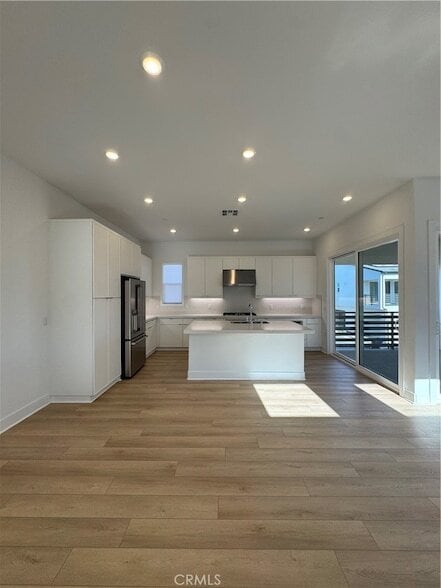 Building Photo - 436 Loon