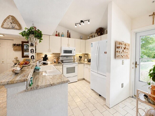Photo - 8294 Key Royal Cir Unit 1631