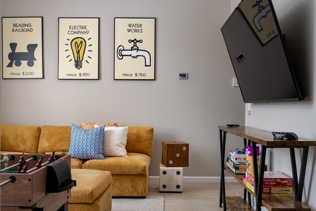 Building Photo - 412 N Hampton Dr Unit SI ID1459481P