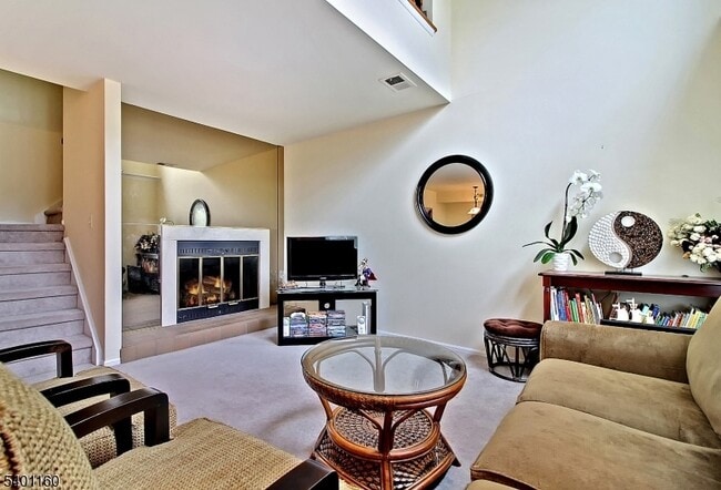 Photo - 62 Bentley Ct