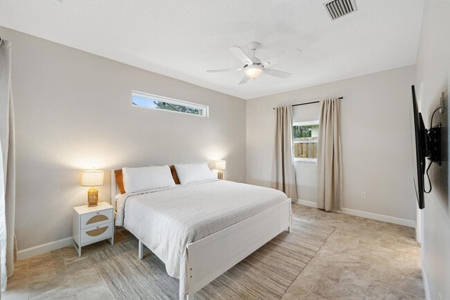 Photo - 4360 Iola Dr Unit SI ID1623873P