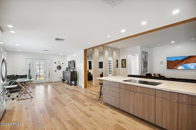 Photo - 6842 N 72nd Pl