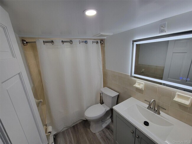 Photo - 96 Hallock Landing Rd