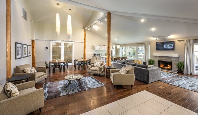 Photo - Vue Kirkland