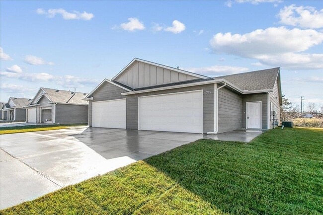 Photo - 2921 S Bunker Hl Dr