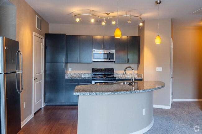 Interior Photo - Avalon at the Pointe