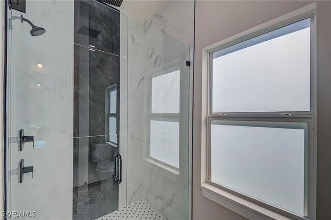 Photo - 2023 Robert Ave