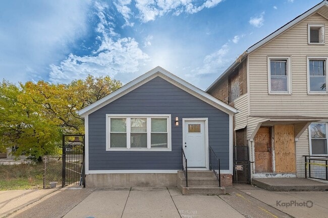 Building Photo - 2029 S Canalport Ave Unit 2