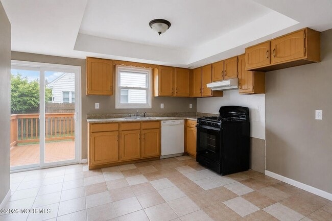 Photo - 610A N Victoria Ave