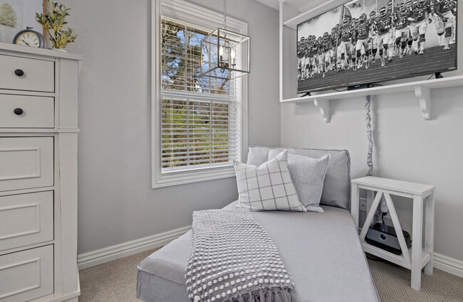 Photo - 473 N Oliver Ave Unit ID1221818P