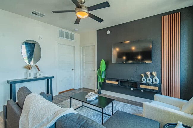 Photo - 15501 N Dial Blvd Unit ID1388731P