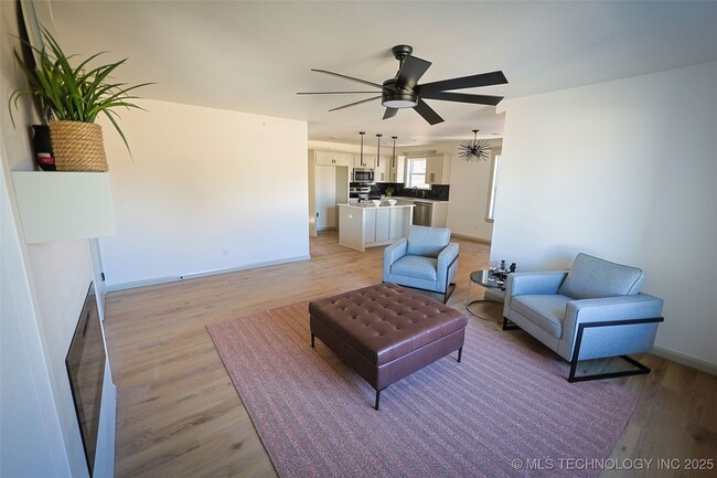 Photo - 108 W 2nd St