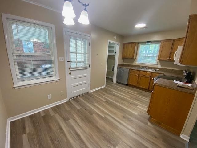 Photo - 6297 Bronte Ave