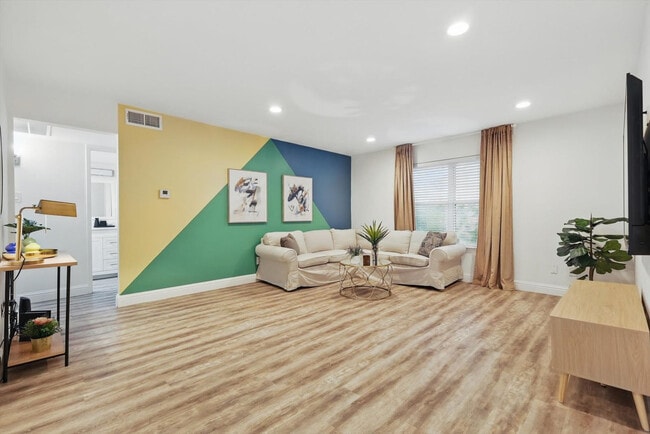 Building Photo - 8083 Meadow Rd Unit ID1233189P