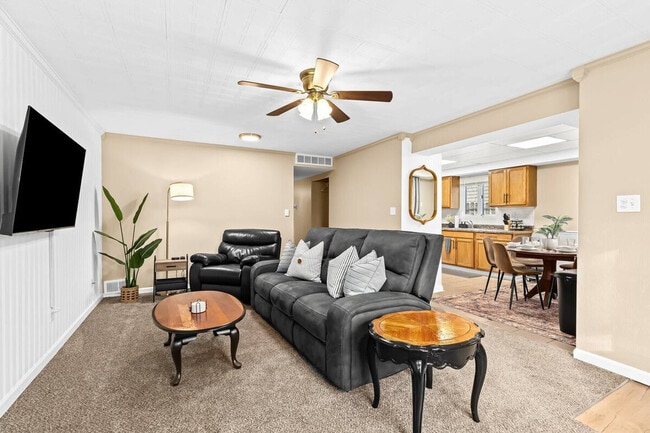 Building Photo - 1019 E Hayes Ave Unit ID1032331P