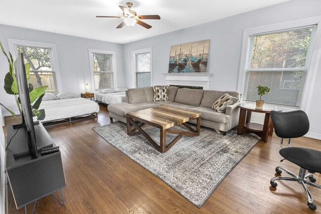 Photo - 3321 Charleston St Unit ID1257738P